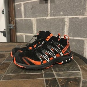 Men’s Salomon XA Pro 3D US 9.5 Black and Orange